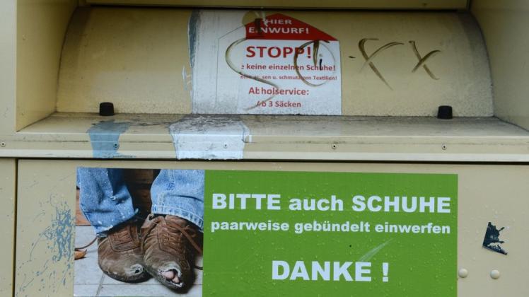 Einen Tag nach einem Unfall in einem Altkleidercontainer in Braunschweig ist ein Mann seinen Verletzungen erlegen. Symbolfoto: dpa