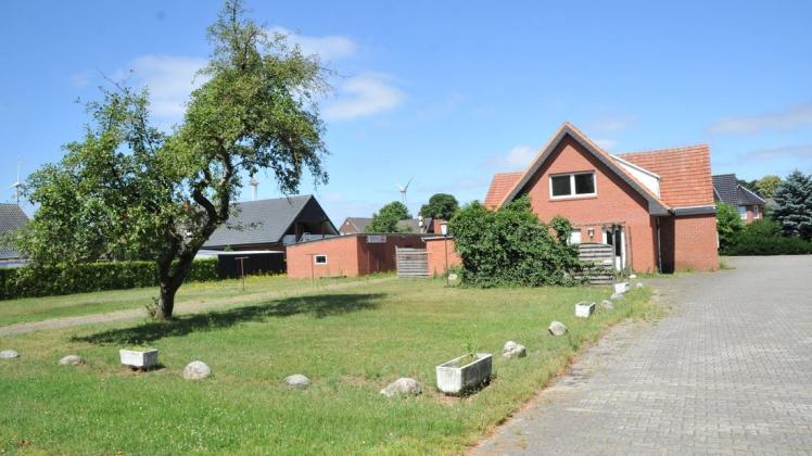 Diese Fläche gehört zu dem Areal, auf dem die Gemeinde Renkenberge den Neubau verwirklichen will. 