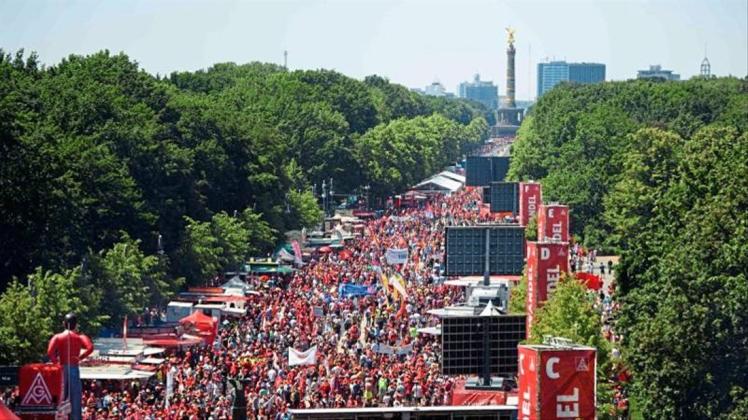 Mehr als 50.000 Menschen nahmen auf der Kundgebung in Berlin teil. 