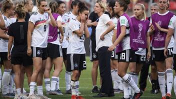 Enttäuschung bei den DFB-Frauen nach dem Viertelfinal-Aus gegen Schweden. Foto: imago images / Jan Huebner