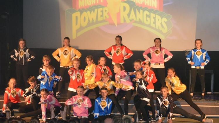 Als Power Rangers trat diese Gruppe im Filmtheater Universum auf. Foto: Yvonne Sommer
