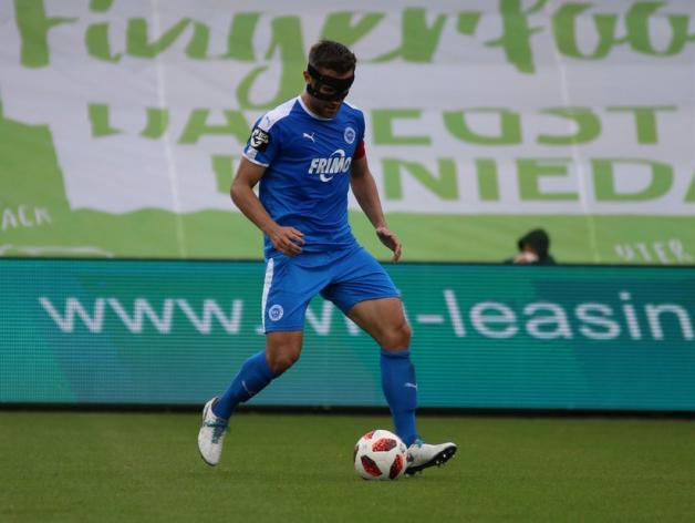 Zweiter Sommer-Neuzugang des FC Hansa nach dem Magdeburger Nils Butzen: Adam Straight (bisher Sportfreunde Lotte) Zweiter Sommer-Neuzugang des FC Hansa nach dem Magdeburger Nils Butzen: Adam Straight (bisher Sportfreunde Lotte)