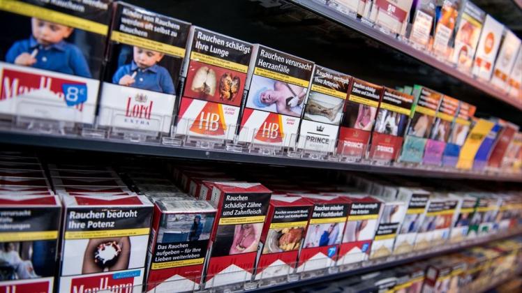 Auch in Deutschland sollen die Preise fürs Rauchen steigen. Foto: dpa/Daniel Bockwoldt