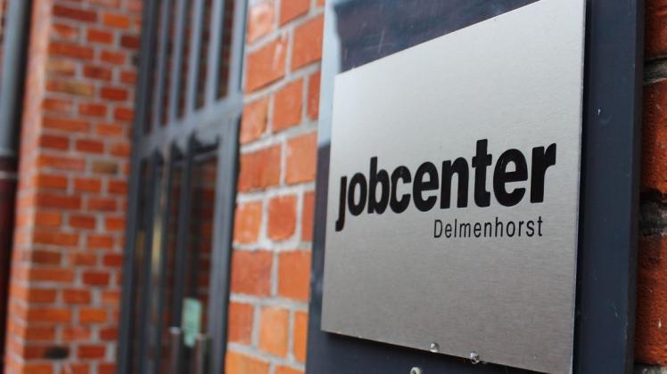 Im Jobcenter Delmenhorst sind deutlich mehr Arbeitslose gemeldet als noch vor einem Monat. Archivfoto: Frederik Grabbe