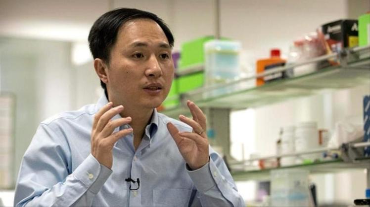 Der Chinese He Jiankui schockierte Menschen 2018 weltweit mit der Behauptung, zwei Babys per Gentechnik gegen Aids geschützt zu haben. 