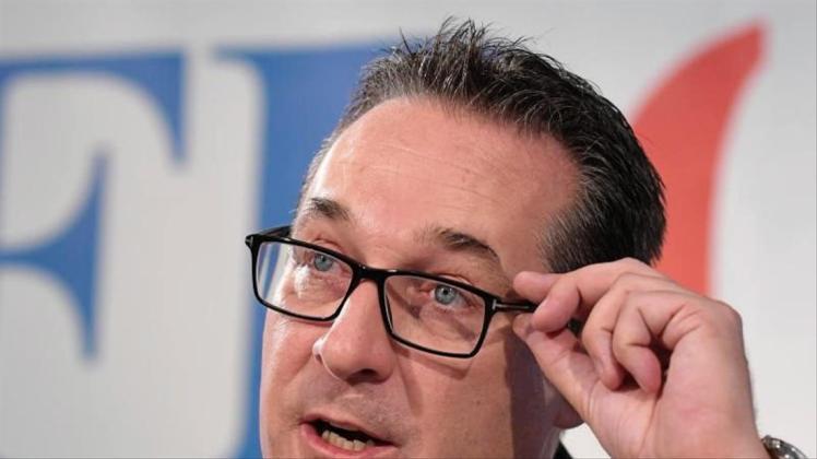 d8fd7a52dce8d3c2c9d047f39d45b8f4.jpeg Heinz-Christian Strache, Österreichs ehemaliger Vizekanzler und FPÖ-Obmann, kündigt Anzeigen gegen drei Personen an.
