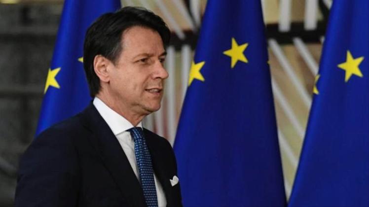 Italiens Ministerpräsident Giuseppe Conte droht mit Rücktritt. 