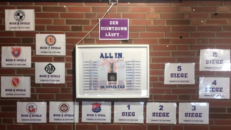 Der Countdown läuft... Die Wand im Gemeinschaftsraum des VfL-Trainingszentrums während der Schlussphase der Saison. 