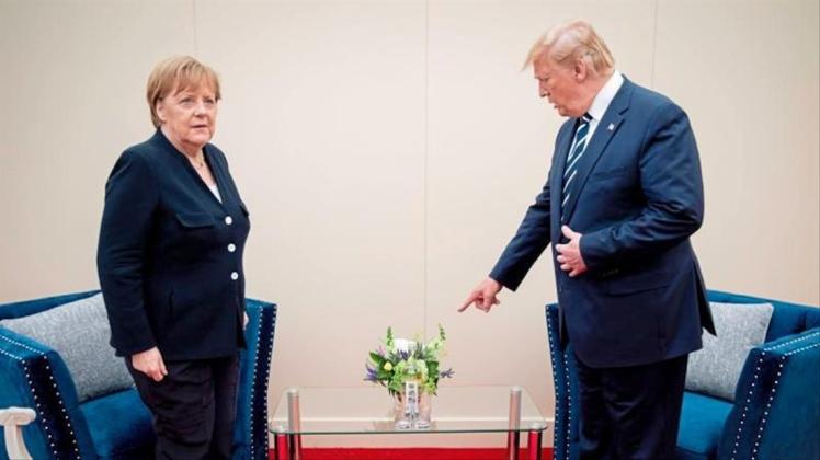Bundeskanzlerin Merkel und US-Präsident Trump kommen in Portsmouth zu einem kurzen Gespräch zusammen. 