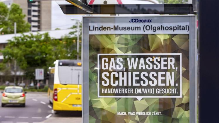 Ein neuer Slogan einer Werbekampagne der Bundeswehr sorgt für Kritik. Foto: imago images/Arnulf Hettrich
