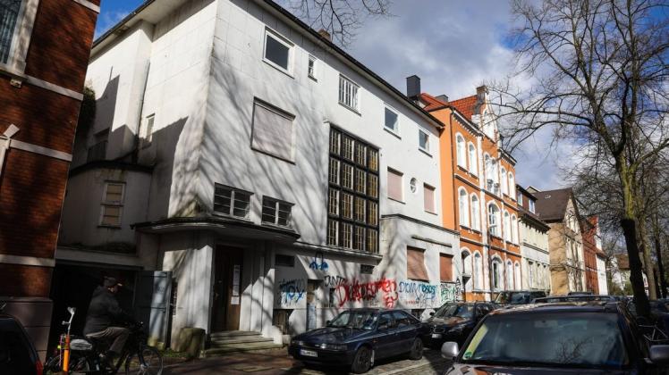 Das leerstehende Haus mit der Hausnummer 22 in der Herderstraße in Osnabrück. Hier wohnte das jüdische Ehepaar Flatauer. Foto: Michael Gründel