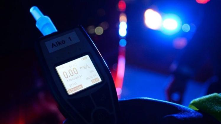 Rund 250 Polizisten waren am Sonntag auf Hessens Straßen unterwegs, um betrunkene Lkw-Fahrer zu stoppen. Foto: dpa