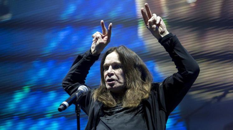 Hardrock-Ikone Ozzy Osbourne muss seine Europa-Tournee wegen einer Atemwegserkrankung absagen. Foto: dpa/Balazs Mohai