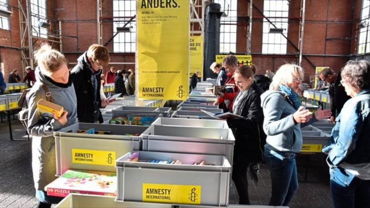 Leseratten lockt der Amnesty-Bücherbasar in der Alten Kesselschmiede in Papenburg an. 