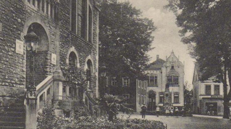 Postkarte vom Meller Markt, ca. 1920: Am Haus im Hintergrund rechts ist der Schriftzug Aberbach zu sehen. Reproduktion: Uwe Plaß