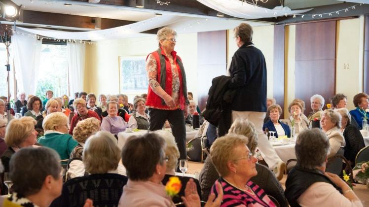 Gastvorträge, Ausflüge, Modenschauen: Die Landfrauen treffen sich zu unterschiedlichen Anlässen . Archivfoto: Andreas Nistler Gastvorträge, Ausflüge, Modenschauen: Die Landfrauen treffen sich zu unterschiedlichen Anlässen . Archivfoto: Andreas Nistler