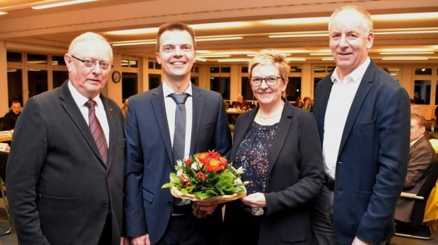 Nach der Wahl: (v.l.) Ratsvorsitzender Gerd Brand, Matthias Meyer Alice Gerken und Rainer Lange. Foto: Hauke Gruhn