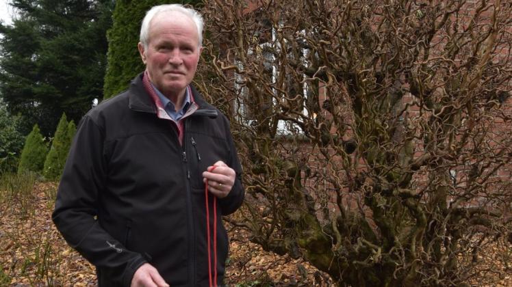 "Bei null angefangen" hat Heinrich Schwarte 1949 in Niederlangen-Siedlung. Den roten Faden hat er vor dort seinem Elternhaus aufgengenommen. Foto: Susanne Risius-Hartwig