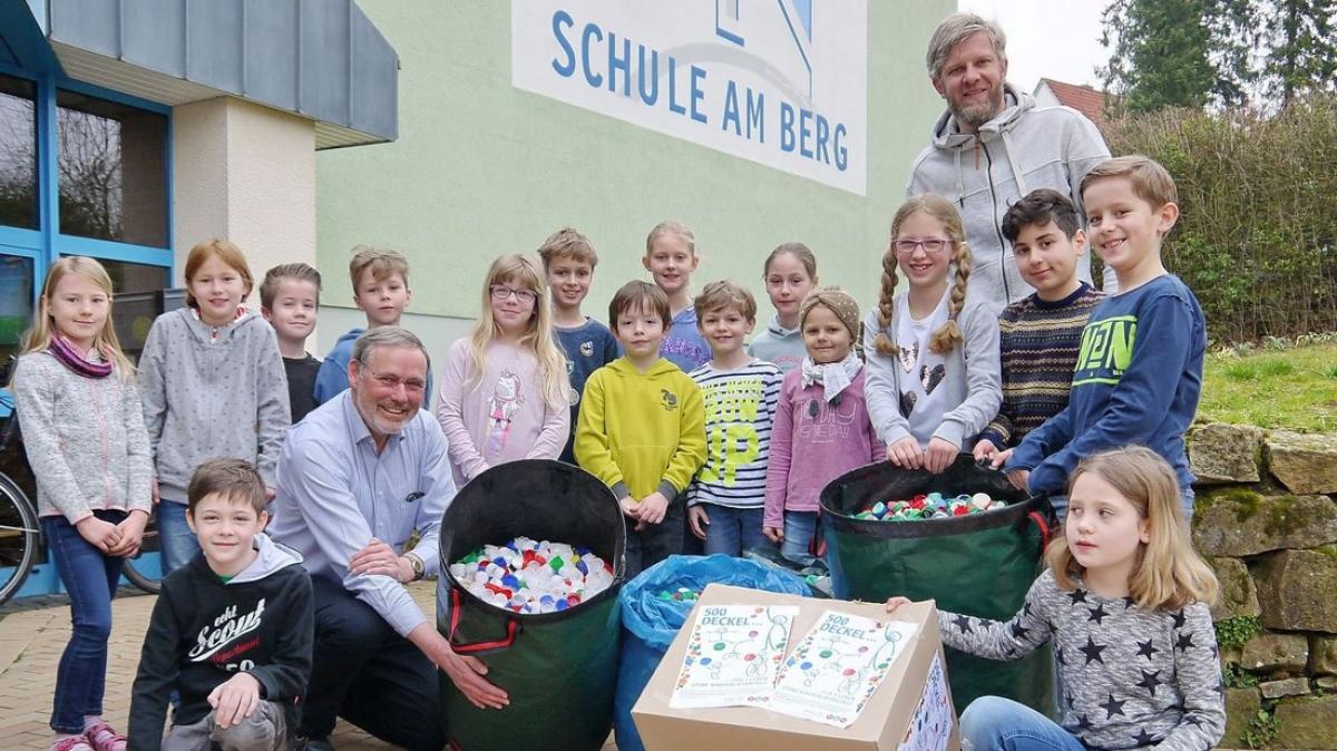 Schledehausener Sch ler bergeben Plastikdeckel Gegen NOZ