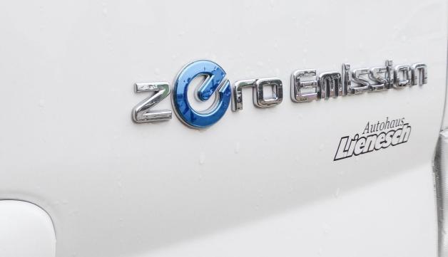 "Zero Emission" - null Schadstoffausstoß steht auf den Nissan-Fahrzeugen. Foto: Ursula Holtgrewe