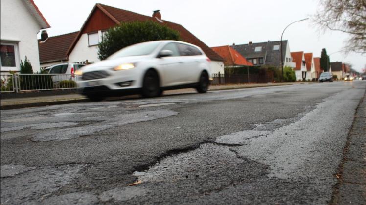 Soll bald ausgebessert werden: Die Dwostraße in Delmenhorst. Archivfoto: Frederik Grabbe Soll bald ausgebessert werden: Die Dwostraße in Delmenhorst. Archivfoto: Frederik Grabbe