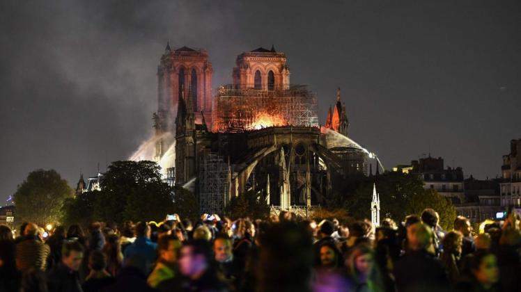 Auch in der Region gibt es nach dem verheerenden Feuer in Paris große AnteilnahmeFoto: Eric Feferberg/ AFP Auch in der Region gibt es nach dem verheerenden Feuer in Paris große AnteilnahmeFoto: Eric Feferberg/ AFP