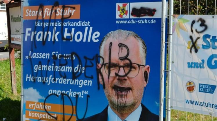 Mit Schmierereien haben Unbekannte zwölf Wahlplakate der CDU zur Bürgermeisterwahl in Stuhr verunstaltet. 