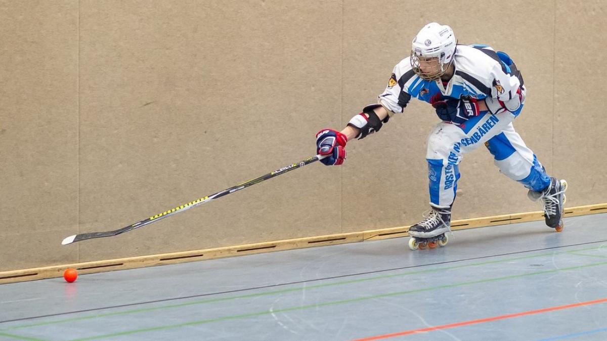 InlineSkaterhockey Nasenbären unglücklich 01 im TurnierFinale NNN