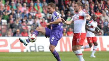 Enges Spiel: Hier behauptet sich der Osnabrücker Ulrich Taffertshofer (links) gegen Fabio Viteritti. Foto: Flohre