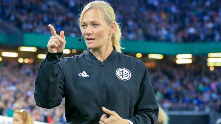 Leitete als erste Frau eine Partie in der Fußball-Bundesliga: Bibiana Steinhaus. Leitete als erste Frau eine Partie in der Fußball-Bundesliga: Bibiana Steinhaus.