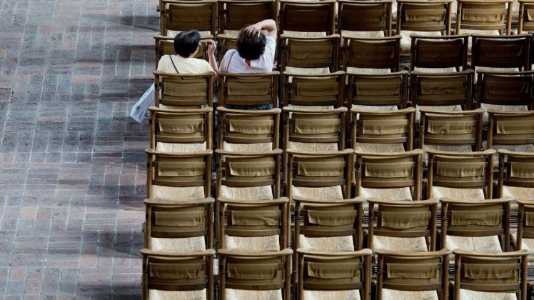 Prognose: Die Zahl der Kirchenmitglieder halbiert sich bis 2060. Foto: Julian Stratenschulte/dpa Prognose: Die Zahl der Kirchenmitglieder halbiert sich bis 2060. Foto: Julian Stratenschulte/dpa