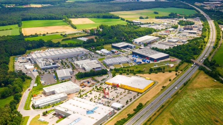Das Industriegebiet Holsterfeld am Teilstück der A30 zwischen Rheine-Nord und Schüttorf hat sich sehr stark entwickelt.