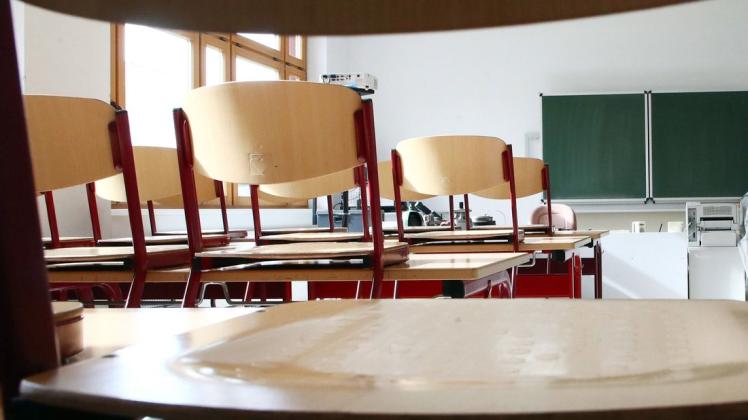 Die Stühle in der Berufsschule Bad Doberan des Landkreises Rostock könnten bald für immer hochgestellt werden. Schüler protestieren gegen die geplante Schließung des Standortes.