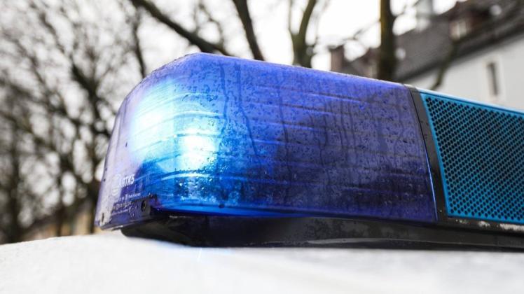 Nach der Wildwest-Fahrt eines 23-jährigen Ibbenbüreners in Osnabrück bittet die Polizei Zeugen um Hinweise, denen am späten Samstagnachmittag die aggressive Fahrweise eines grauen Mercedes aufgefallen ist. (Symbolfoto)