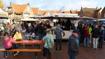 Treffpunkt Marktplatz: Am Nachmittag kommen viele Besucher in den Ortskern.