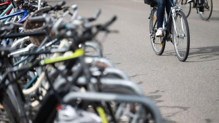 Ziel der Landesregierung ist es, mehr Menschen zum Fahrradfahren zu bewegen. Bis 2030 soll demnach 30 Prozent der Verkehrsteilnehmer mit dem Rad unterwegs sein.