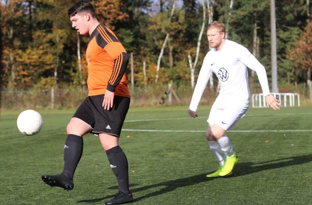 Leon Kummer Radeberg Fußball-Bezirksliga: Kummerfelder SV schießt Roland Wedel ab | SHZ