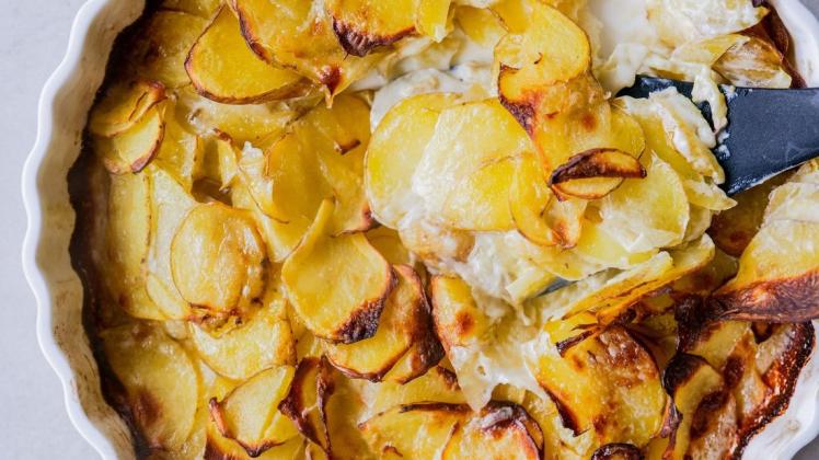 Rezept: Einfaches Kartoffelgratin aus drei Zutaten – ohne Sahne | SVZ
