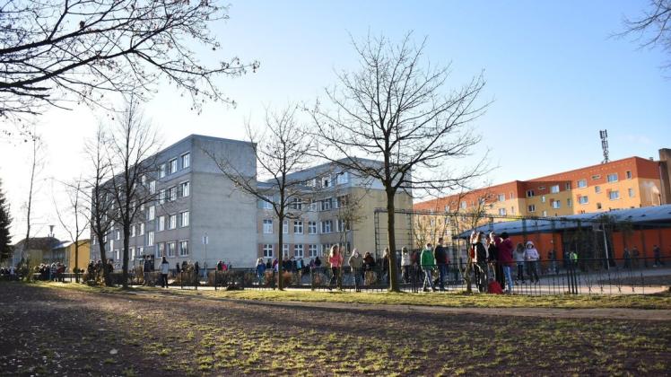 Nimmt an der Umfrage für Lehrer, Schüler und Eltern eines landesweiten Forschungsprojektes teil: Die Regionale Schule mit Grundschule in Gadebusch.