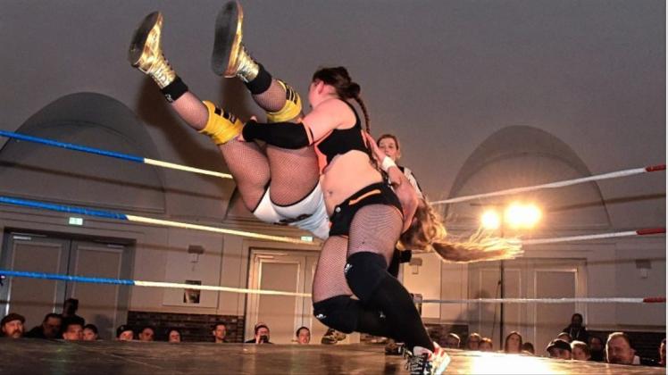 Die Delmenhorster Markthalle war in den vergangenen Jahren mehrfach Schauort für Wrestling-Kämpfe. Archivfoto: Rolf Tobis Die Delmenhorster Markthalle war in den vergangenen Jahren mehrfach Schauort für Wrestling-Kämpfe. Archivfoto: Rolf Tobis