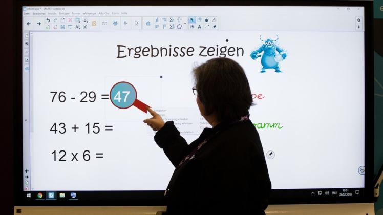 Die Digitalisierung an Schulen - etwa mit digitalen Tafeln, WLAN und Tablets - schreitet voran. Auch in Glandorf. Doch wer soll die Technik warten? (Symbolfoto)