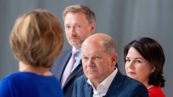 Wird Kanzler Olaf Scholz mit Annalena Baerbock als Außenministerin und Christian Lindner als Finanzminister regieren? Solche Spekulationen halten sich derzeit hartnäckig im politischen Berlin.