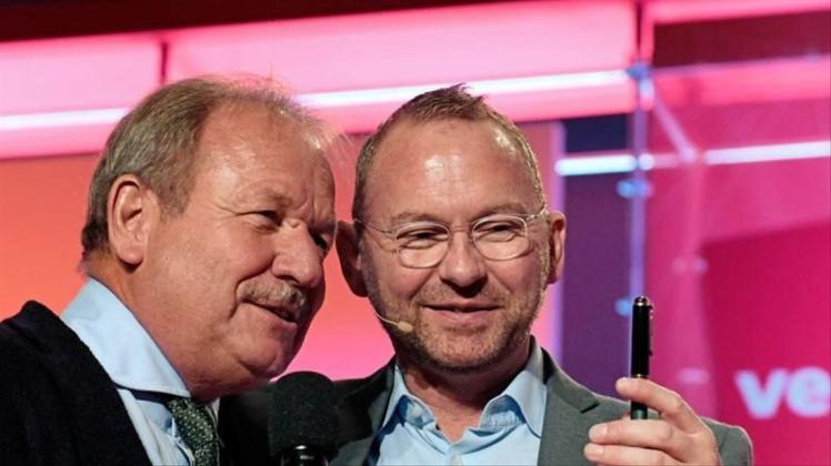 Frank Werneke (r.), neuer Vorsitzender der Dienstleistungsgewerkschaft Verdi, mit seinem Vorgänger Frank Bsirske. 