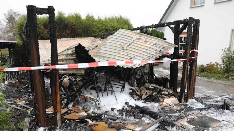 In Kossow bei Laage verbrannte ein Mann in seiner eigenen Garage.