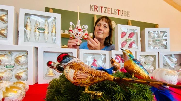 Am dritten und vierten Adventswochenende präsentiert Kerstin Hirsch in Gadebusch Handwerkskunst aus dem thüringischen Lauscha.