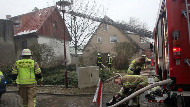 30 Kameraden der Feuerwehr in Parchim waren bei dem Wohnhausbrand in Einsatz.
