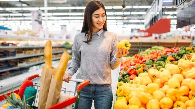 Lebensmittel, die nicht industriell verarbeitet sind, etwa Obst und Gemüse, müssen nicht mit Nährwertangaben versehen sein. Lebensmittel, die nicht industriell verarbeitet sind, etwa Obst und Gemüse, müssen nicht mit Nährwertangaben versehen sein.
