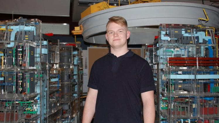 Nach seiner Ausbildung als Elektroniker für Automatisierungstechnik würde Mika Schröder am liebsten auf der Anlage in Brokdorf weiterarbeiten.