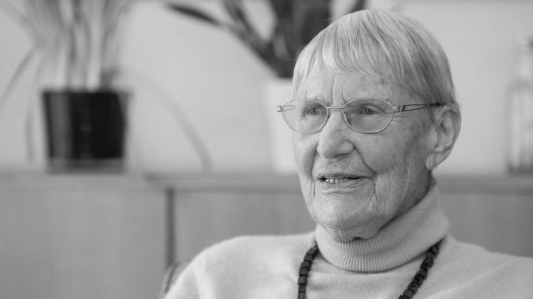Inge Jens ist tot. Die Literaturwissenschaftlerin und Schriftstellerin ist im Alter von 94 Jahren gestorben.
