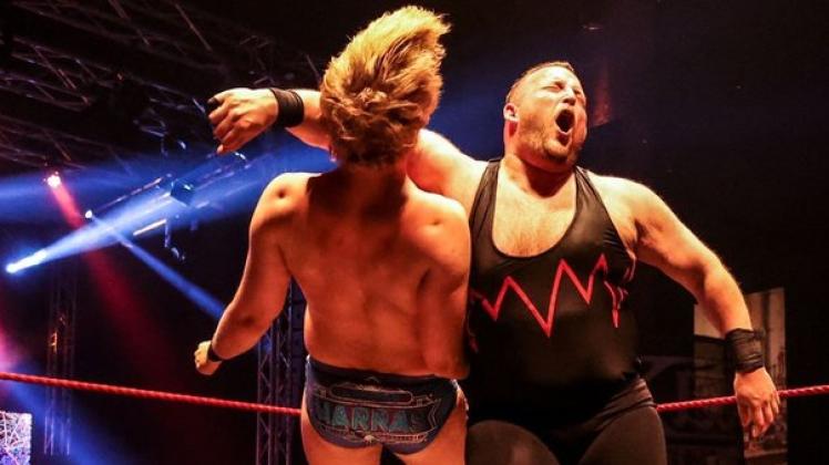 Wrestling-Kämpfe gibt es am 9. April 2022 in der Papenburger Kesselschmiede. Wrestling-Kämpfe gibt es am 9. April 2022 in der Papenburger Kesselschmiede.
